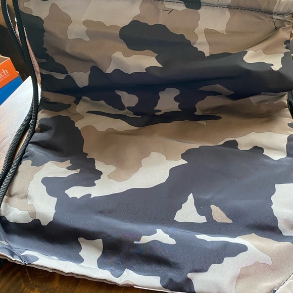 NWOT Adidas  DRAWSTRING BackPack - Picture 10 of 10